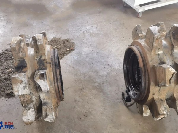 赴山西懷仁測(cè)繪刮板、橫梁、鏈輪體